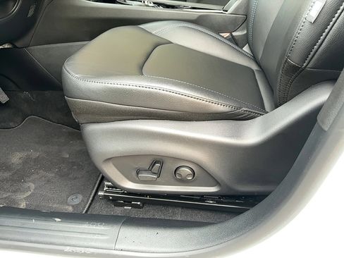 New 2026 Jeep Compass Limited image 18