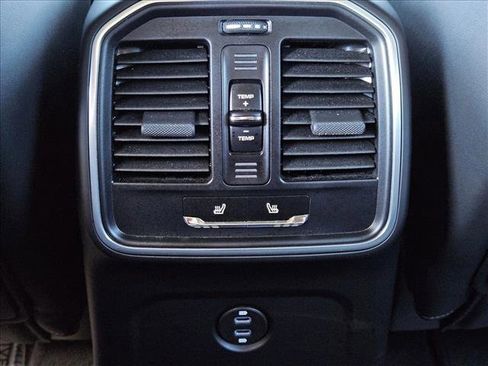 Used 2021 Porsche Macan GTS image 19