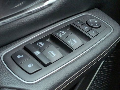 Certified 2022 RAM 1500 Laramie image 25