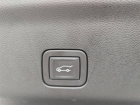 Used 2025 Chevrolet Suburban RST w/ RST Capability Package image 15