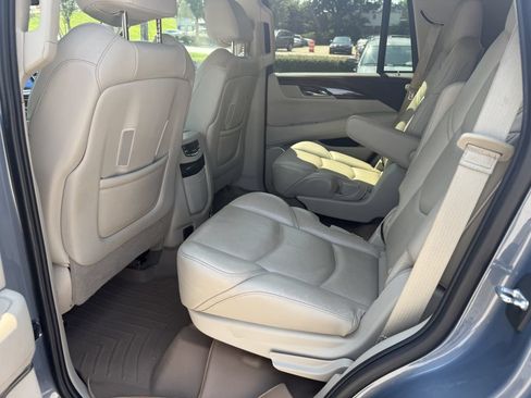 Used 2016 Cadillac Escalade Luxury AWD/4WD image 21