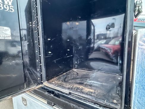 Used 2022 Ford F550 2WD Regular Cab Super Duty image 18