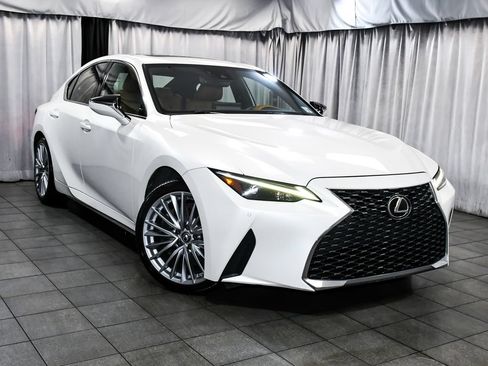 Used 2022 Lexus IS 300 AWD w/ Premium Package image 3