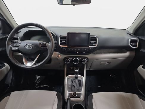 Used 2025 Hyundai Venue SEL FWD image 10