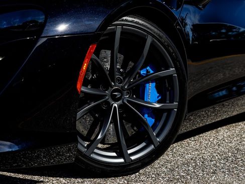 Used 2023 McLaren Artura RWD image 33