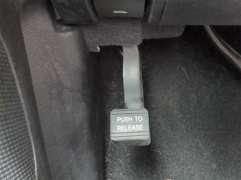 Used 2020 Jeep Grand Cherokee Laredo image 26