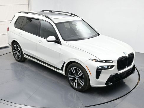 Used 2023 BMW X7 xDrive40i w/ Executive Package image 40