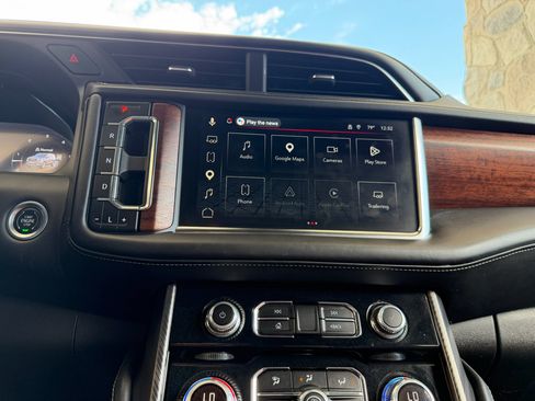 Used 2024 GMC Yukon XL Denali Ultimate AWD/4WD image 32