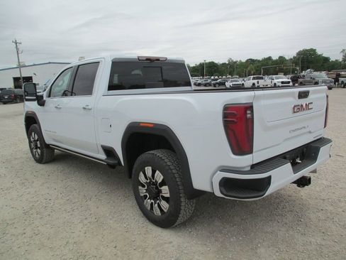 New 2026 GMC Sierra 2500 Denali w/ Denali Reserve Package AWD/4WD image 7