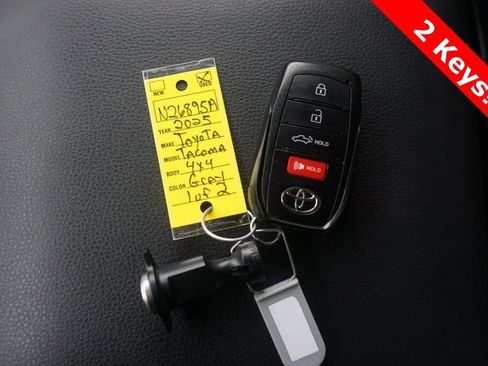 Certified 2025 Toyota Tacoma Limited AWD/4WD image 34