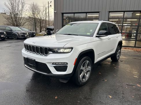 New 2025 Jeep Grand Cherokee Limited image 7