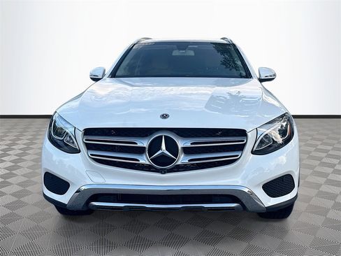 Used 2018 Mercedes-Benz GLC 300 4MATIC w/ Multimedia Package image 2