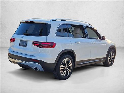 Used 2025 Mercedes-Benz GLB 250 image 5