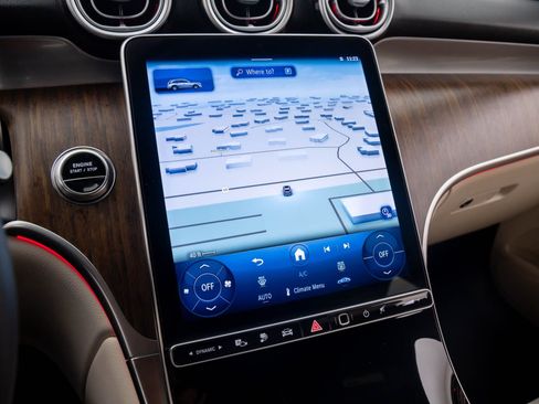 New 2025 Mercedes-Benz GLC 350e 4MATIC image 24