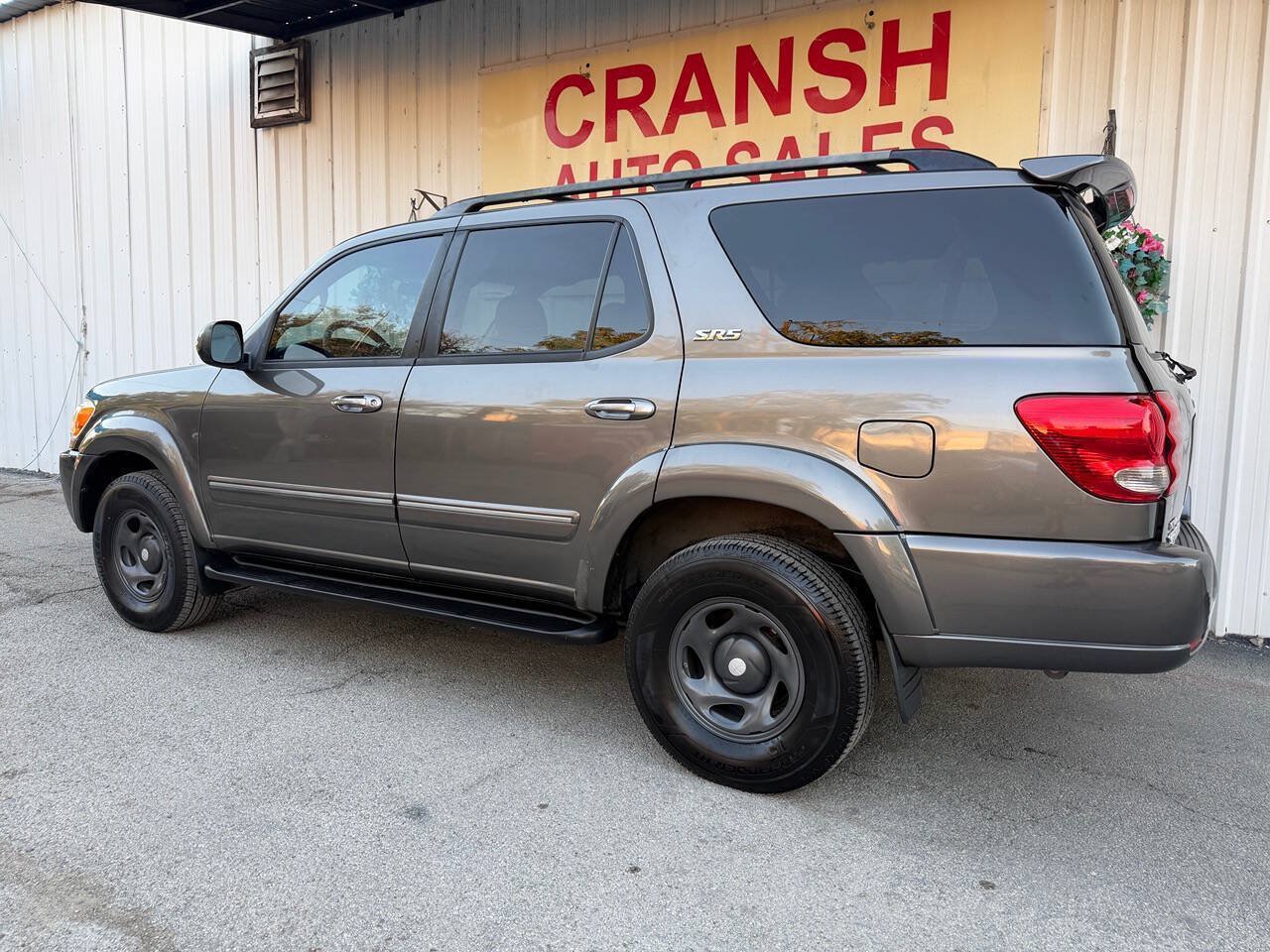 Used 2005 Toyota Sequoia SR5 w/ Towing Pkg RWD image 8