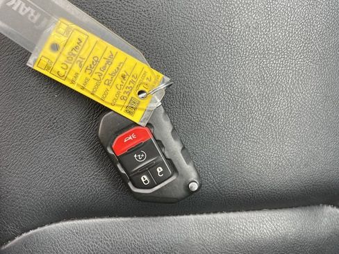 Used 2021 Jeep Wrangler Unlimited Rubicon w/ Xtreme Recon 35" Tire Package image 31