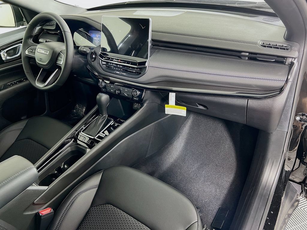 New 2026 Jeep Compass Latitude AWD/4WD image 28