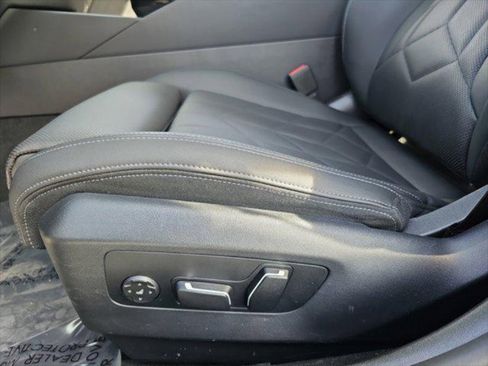 Used 2025 BMW 530i RWD image 29