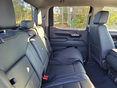 Used 2024 GMC Sierra 1500 SLT image 31