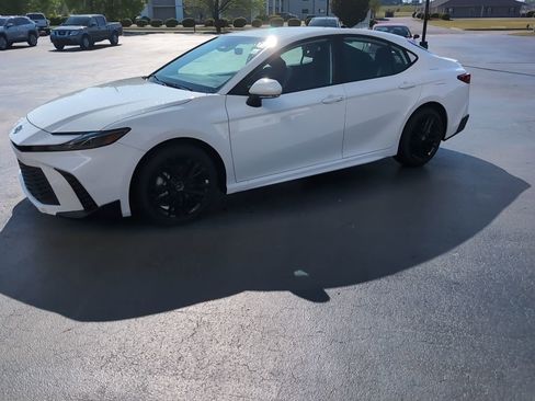 Used 2026 Toyota Camry LE image 1