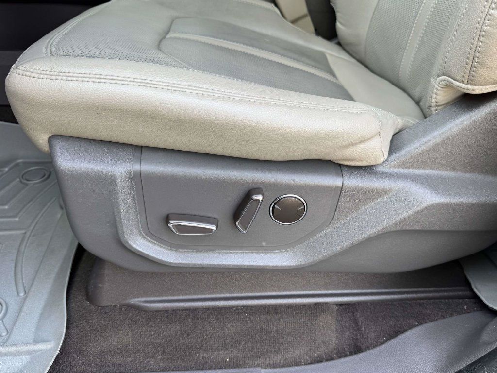 Used 2018 Ford Expedition Limited w/ Equipment Group 302A AWD/4WD image 20