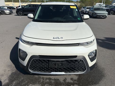 Used 2022 Kia Soul LX w/ Technology Package image 8