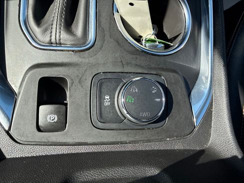 Used 2019 Chevrolet Traverse RS AWD/4WD image 32