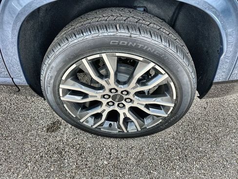 New 2026 GMC Acadia Denali Ultimate FWD image 12