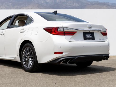 Used 2018 Lexus ES 350 w/ Navigation System Package FWD image 6