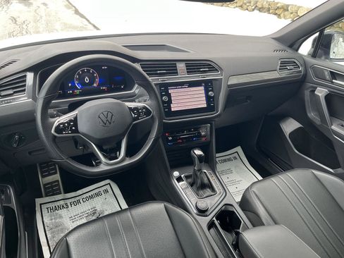 Used 2022 Volkswagen Tiguan SE R-Line image 37