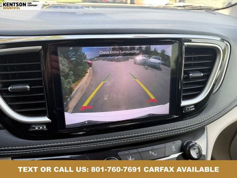 Used 2024 Chrysler Pacifica Limited FWD image 26