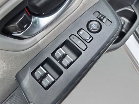 Used 2025 Honda Pilot EX-L image 16