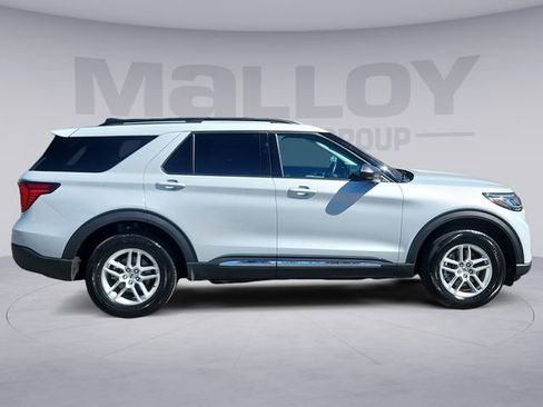 Used 2025 Ford Explorer Active image 6