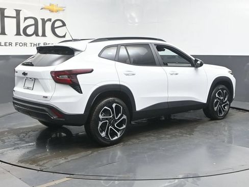 New 2026 Chevrolet Trax RS w/ Sunroof Package FWD image 28