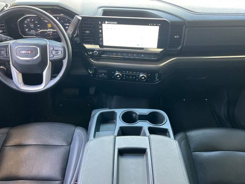 Used 2025 GMC Sierra 1500 SLT RWD image 4