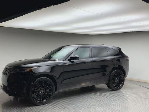 Certified 2026 Land Rover Range Rover Velar Dynamic SE AWD/4WD image 6