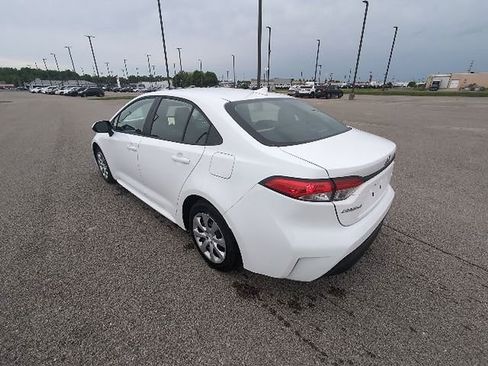 Used 2025 Toyota Corolla LE FWD image 8