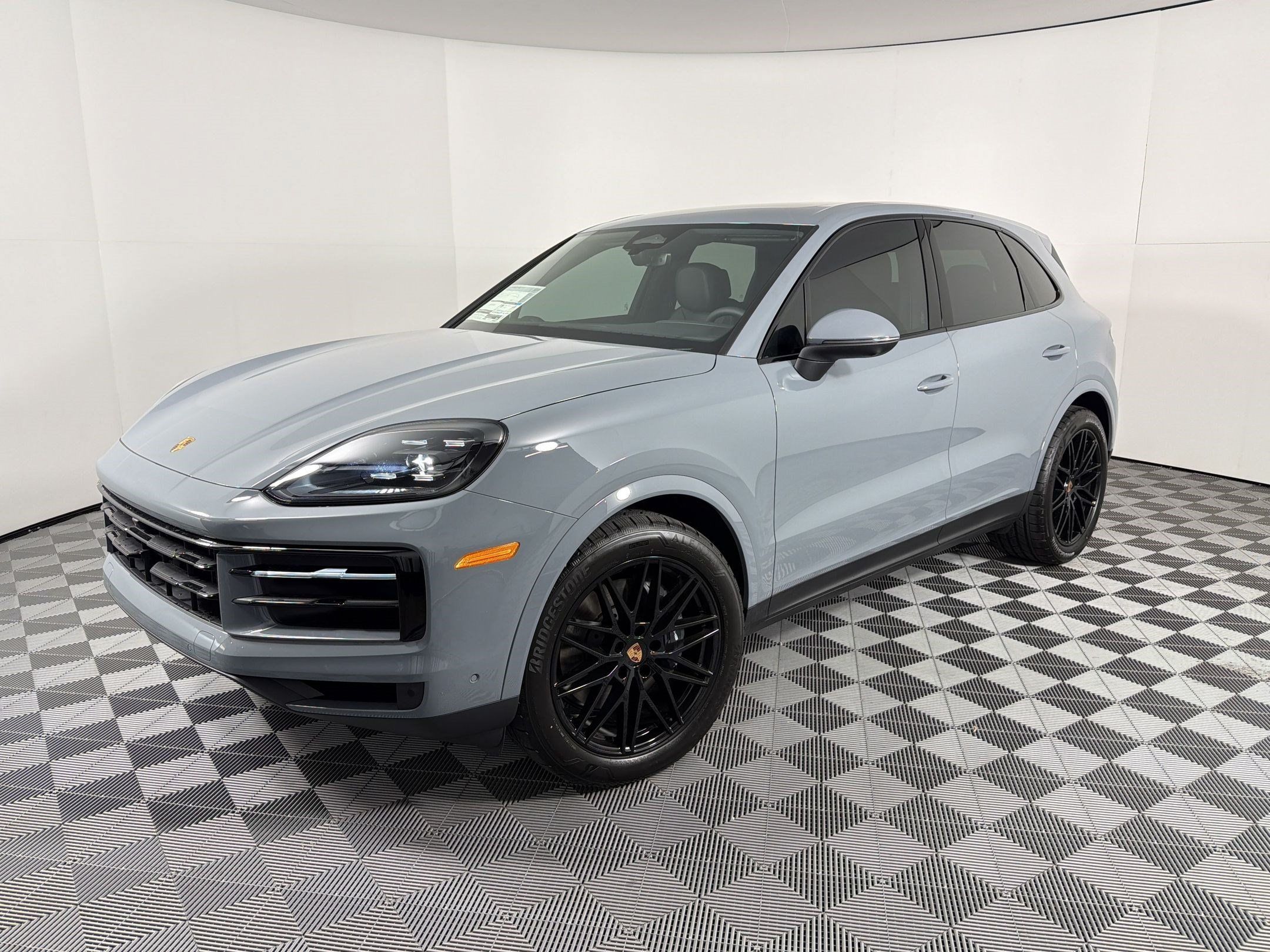 Certified 2026 Porsche Cayenne AWD/4WD image 1