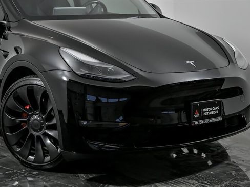 Used 2023 Tesla Model Y Long Range image 2