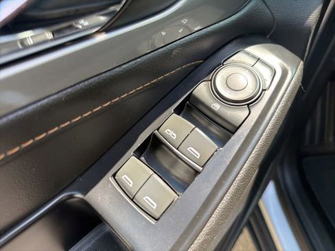 Used 2019 Chevrolet Traverse LT FWD image 13