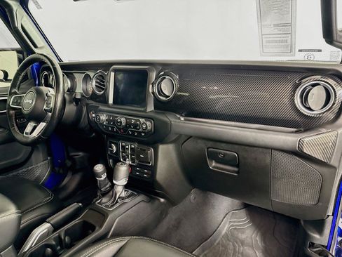 Used 2019 Jeep Wrangler Unlimited Sahara AWD/4WD image 60