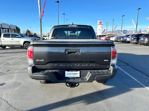 Used 2020 Toyota Tacoma Limited image 4
