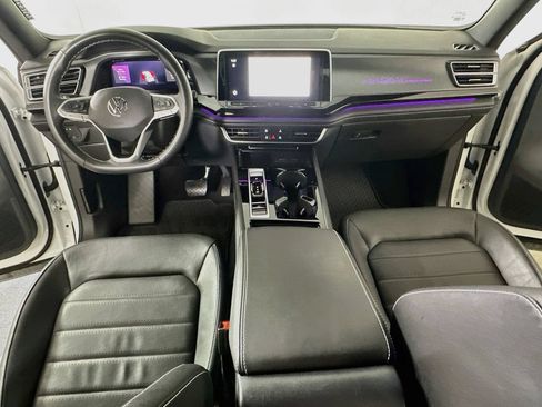 Used 2025 Volkswagen Atlas Cross Sport SEL AWD/4WD image 16
