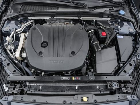 Used 2024 Volvo S60 B5 Plus image 19