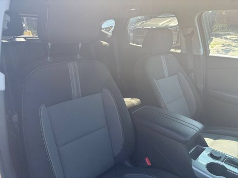 Used 2025 Chevrolet Blazer LT FWD image 26