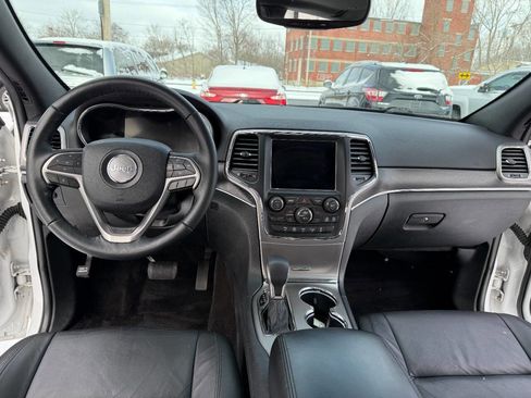 Used 2018 Jeep Grand Cherokee Limited image 13