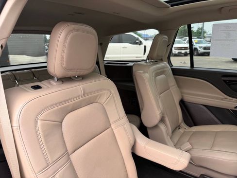 Used 2022 Lincoln Aviator Reserve w/ Elements Package Plus AWD/4WD image 51