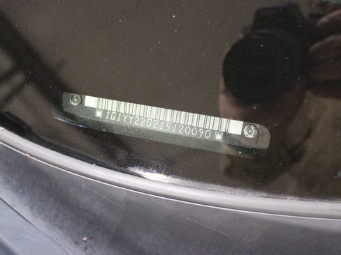 Used 2001 Chevrolet Corvette Coupe w/ Preferred Equipment Group2 image 19