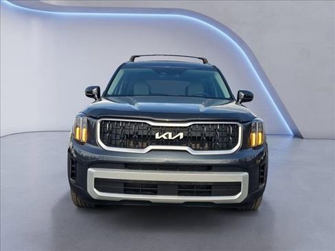 Used 2024 Kia Telluride EX w/ EX Captain's Chair Package image 8