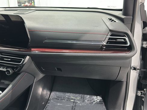 Used 2024 Chevrolet Traverse RS AWD/4WD image 29